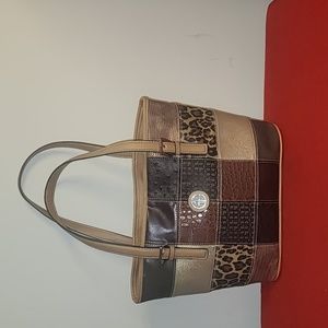 Women's Purse Giani Bernini Beautiful bag. New with Tags.